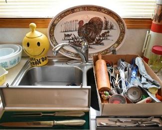 UTENSIL/KNIVES