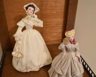 FIGURINES