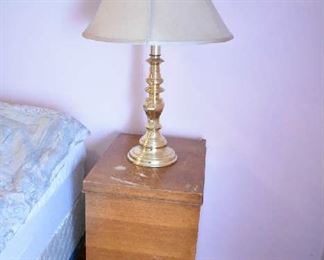NIGHTSTAND, LAMP