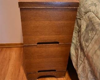 NIGHTSTAND