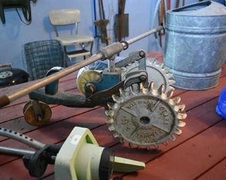 VINTAGE METAL SPRINKLER