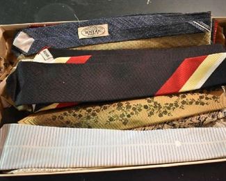 VINTAGE SKINNY NECK TIES