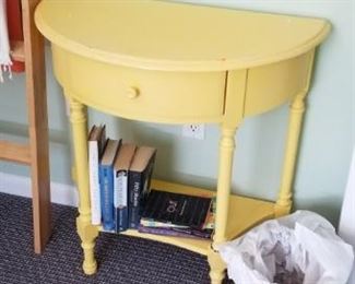 Accent table