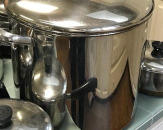 16 qt. stock pot