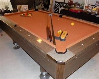 Fischer 6.5 foot pool table with accessories