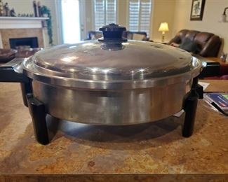 Salad Master electric Skillet. Get your Grill on. Grrrrriiiillll.