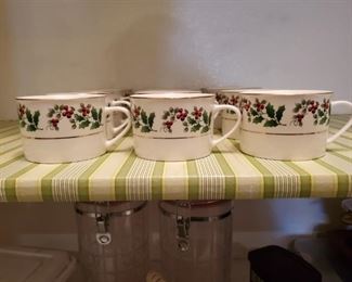 Christmas Coffee cups....because you share the best with your friends