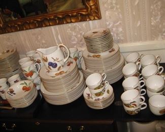 Royal Worcester "Evesham Gold"