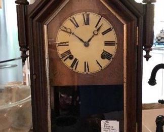 Another working clock.