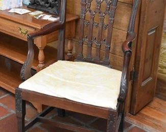 Antique / Vintage Wood Carved Chair