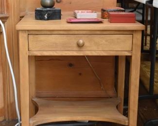 Light Wood Tone End Table with Drawer 