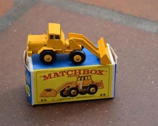 Vintage Toy Cars (Matchbox, Corgi, Dinky, Hot Wheels, Etc.)