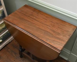 Drop Leaf Occasional Table 