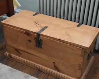 Pine Chest / Trunk