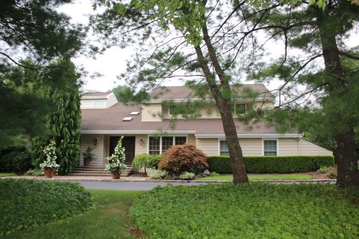 Melville home loaded with Quality Items