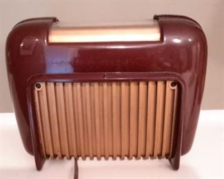 Antique Crosley radio (deco only....needs work).