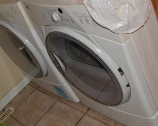 Very Nice Whirlpool Front Loading Washer & Dryer Set