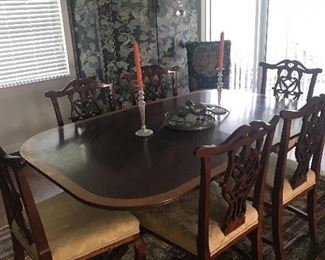 CHIPPENDALE STYLE TABLE & 6 CHAIRS