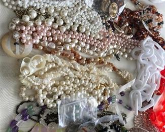 LOTS OF COSTUME JEWELRY