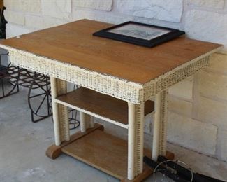 outdoor indoor wicker table