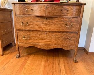 Antique serpentine front chest of drawers 