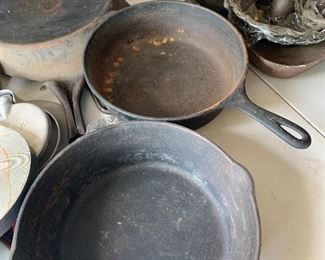Cast iron Dutch ovens