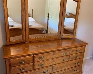 Dresser with 3-way mirror