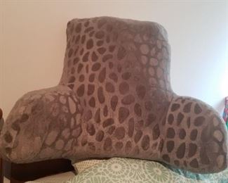Reading/TV Pillow Bed Lounger Chair