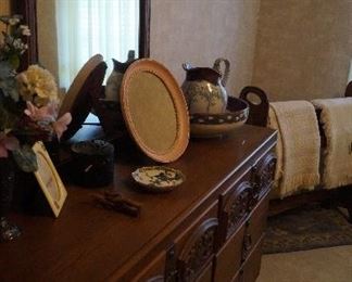 dresser with mirror, quilt stand