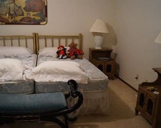 twin bed, lamps, bench, night stands, pillows, bears