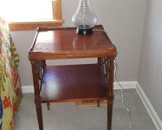 End Table & Lamp