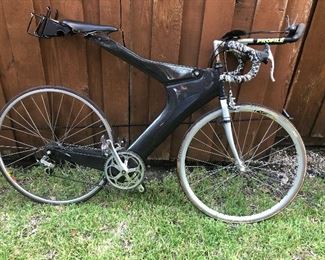 Racing triathlon bike with Zipp frame.  Refresh a bit or use for parts,