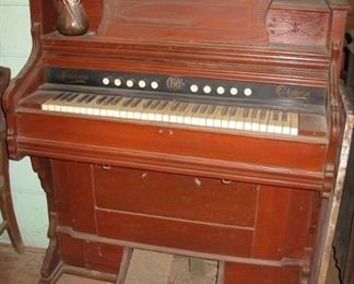 Monarch pump organ