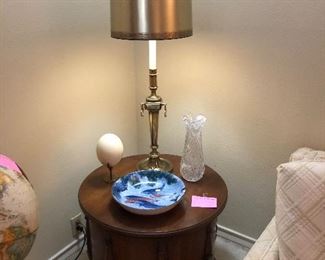 Very cool gold leaf pair of vintage lamps and round cabinet end tables