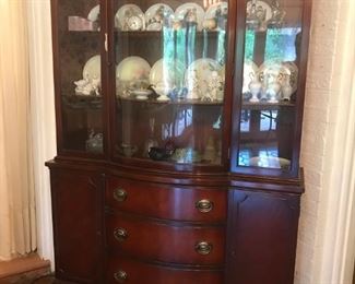 Duncan Phife China Cabinet matching table with leaves. 