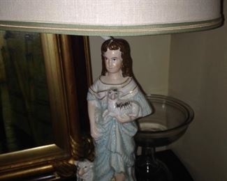 Vintage figurine lamp