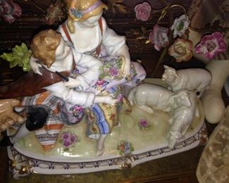Vintage figurine lamp