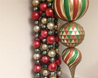 Red, green, & gold shout Christmas!