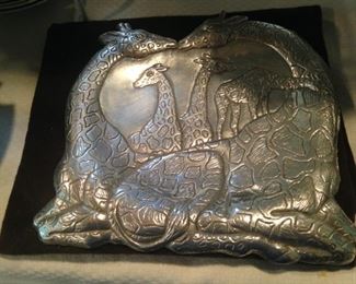 Giraffe serving dish