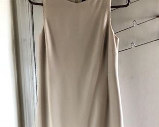 Ann Taylor 8P sleeveless dress. Gently worn but in good condition. You get the dress and a $25 Nordstrom Gift Card for $30! What a deal!
