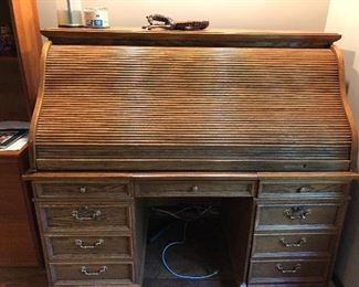 Roll top desk