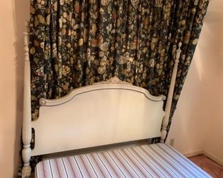 #42 Basset full white French Provencal 4 post bed $75.00