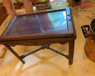 #34 wood display table w lift top glass tray 22x14x17 $30.00
