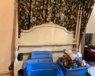 #42 basset full white French Provencal 4 post bed $75.00