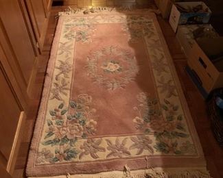 #86 rug rose Chinese 5x7 rug $60.00