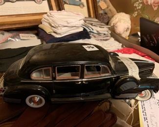 #79 model car signature 1:18 1941 Packard model $40.00