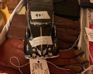 #90 model car signature 1:18 1938 buick model $40.00