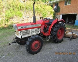 Zen-Noh Diesel 4W drive Tractor ZL2402FD with Kubota engine and drive train.