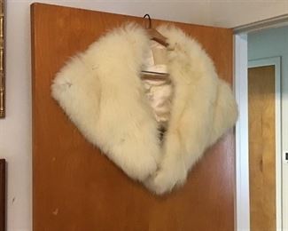 White Fox Cape-Umm! Try me on 🥰