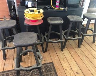 weatherproof patio barstools for when you want to finish your mai tai during the monsoon (don't rush me!)